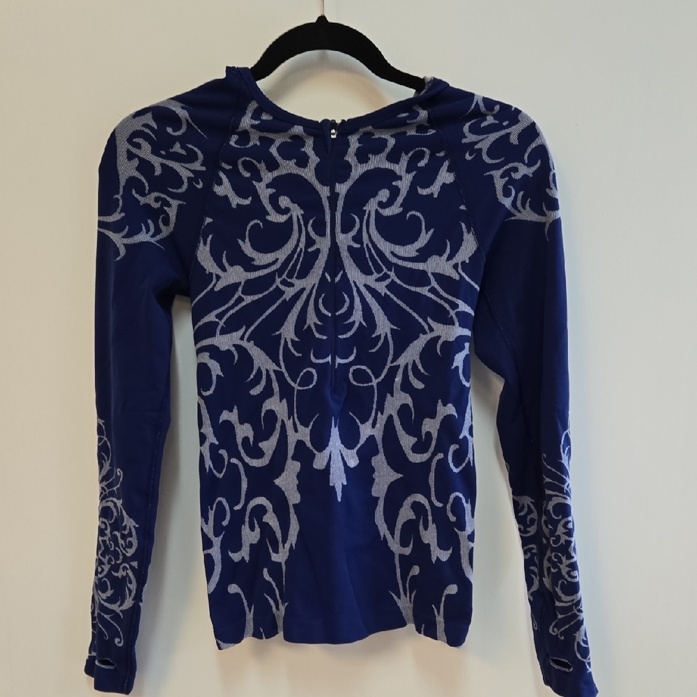 Athleta Blue Gray Pattern Hooded Half-Zip Top Small Thumbholes Active Longsleeve